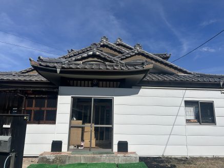 シェルターのエントランス