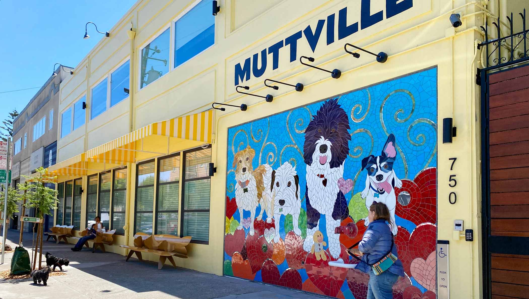 Muttville 建物 Muttville facade.
